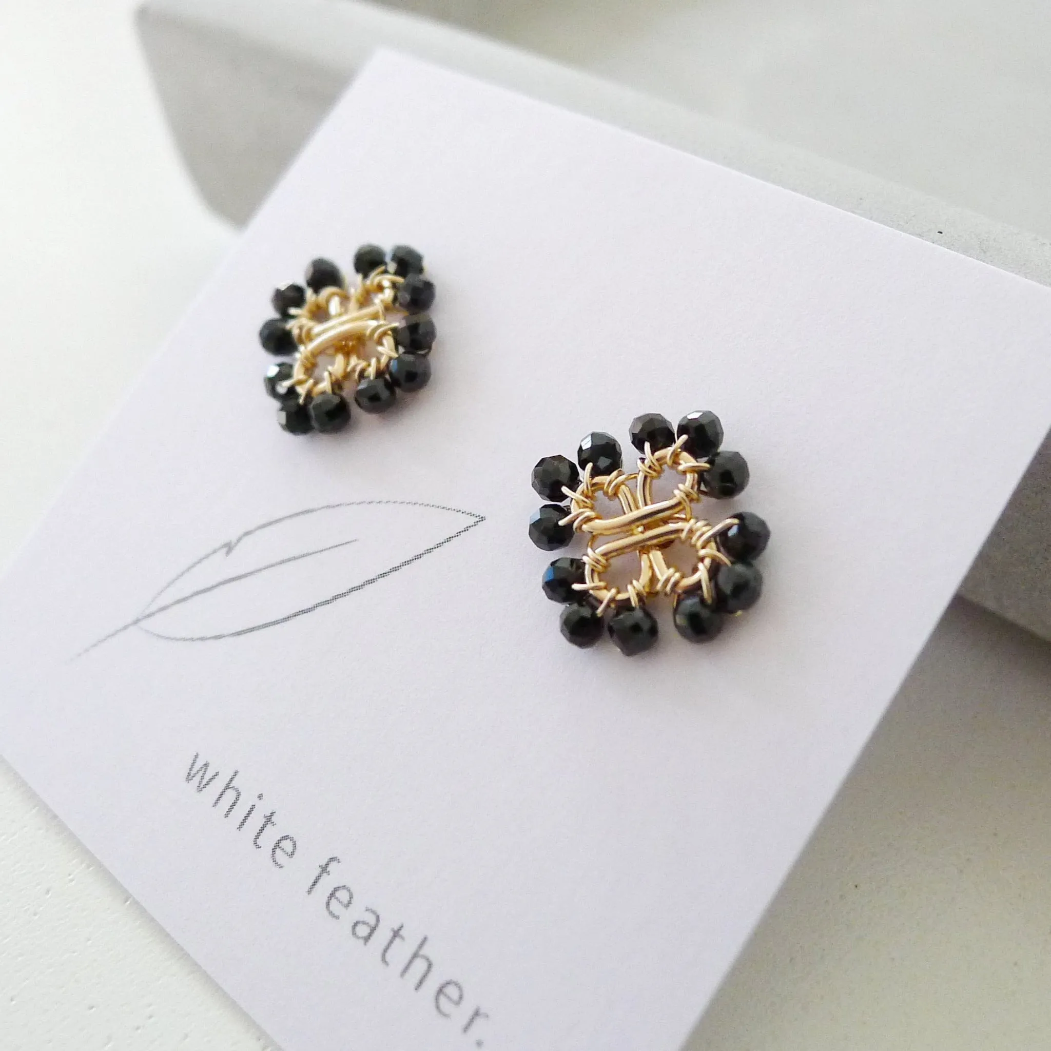 Clover Earstuds / Black Spinel