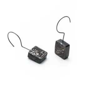 Mugen Hollow Dangle Earrings (square)